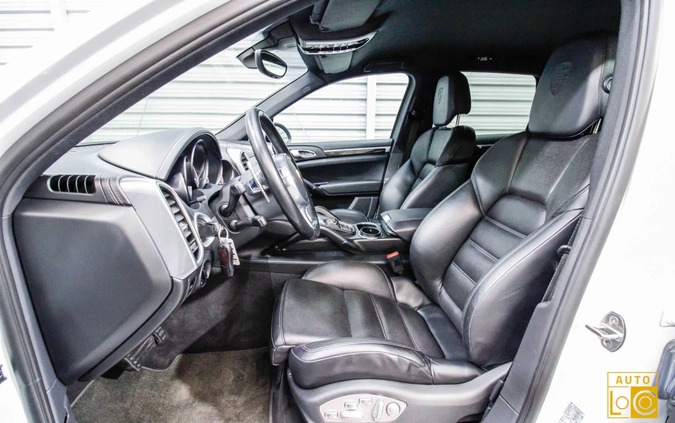 Porsche Cayenne cena 117777 przebieg: 111000, rok produkcji 2012 z Jedlicze małe 781